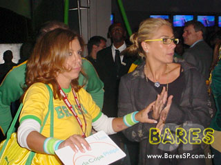 Lançamento da Vila da Copa Phillips com Zeca Pagodinho Lançamento da Vila da Copa Phillips com Zeca Pagodinho