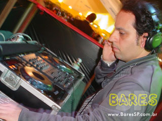 Lançamento da Vila da Copa Phillips com Zeca Pagodinho Lançamento da Vila da Copa Phillips com Zeca Pagodinho