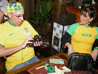 Torcida Amarula - Jogo Brasil x França no Chácara Santa Cecília Torcida Amarula - Jogo Brasil x França no Chácara Santa Cecília