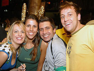 Torcida Amarula - Jogo Brasil x França no Chácara Santa Cecília Torcida Amarula - Jogo Brasil x França no Chácara Santa Cecília