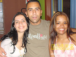 Grupos To Nem Aí e Na Onda do Samba no Açaí Praia Grupos To Nem Aí e Na Onda do Samba no Açaí Praia