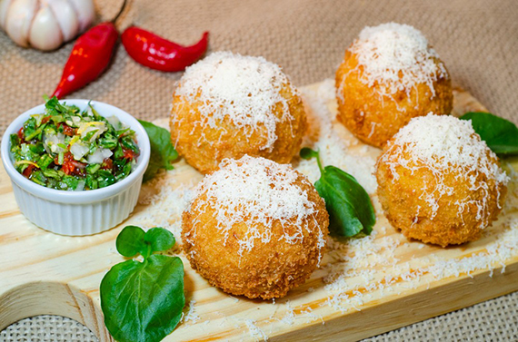 Comida di Buteco Bolinho de Rabada