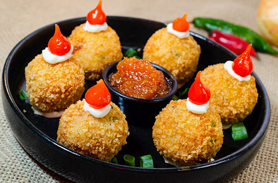 Comida di Buteco Bolinho Paladar