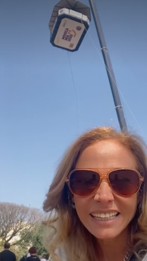 na redes sociais Lugares Com Karem