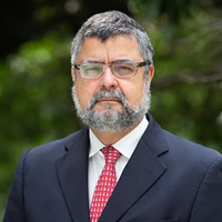 Dr. Fabio Zinger
