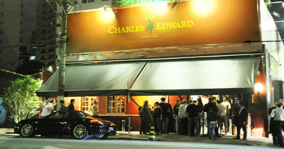 Desconto na entrada é no Bar Charles Edward !!!