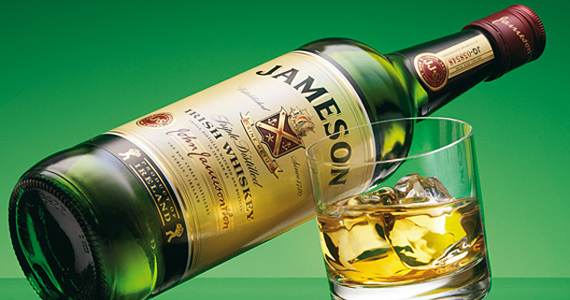 Whisky's o Jameson em dobro no Jack Music Pub em comemoração ao Saint Patricks