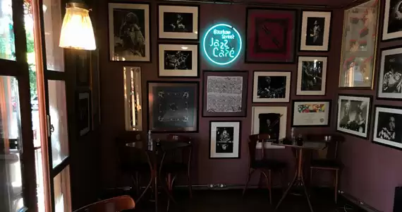 Bourbon Street Jazz Café apresenta música ao vivo aos finais de semana